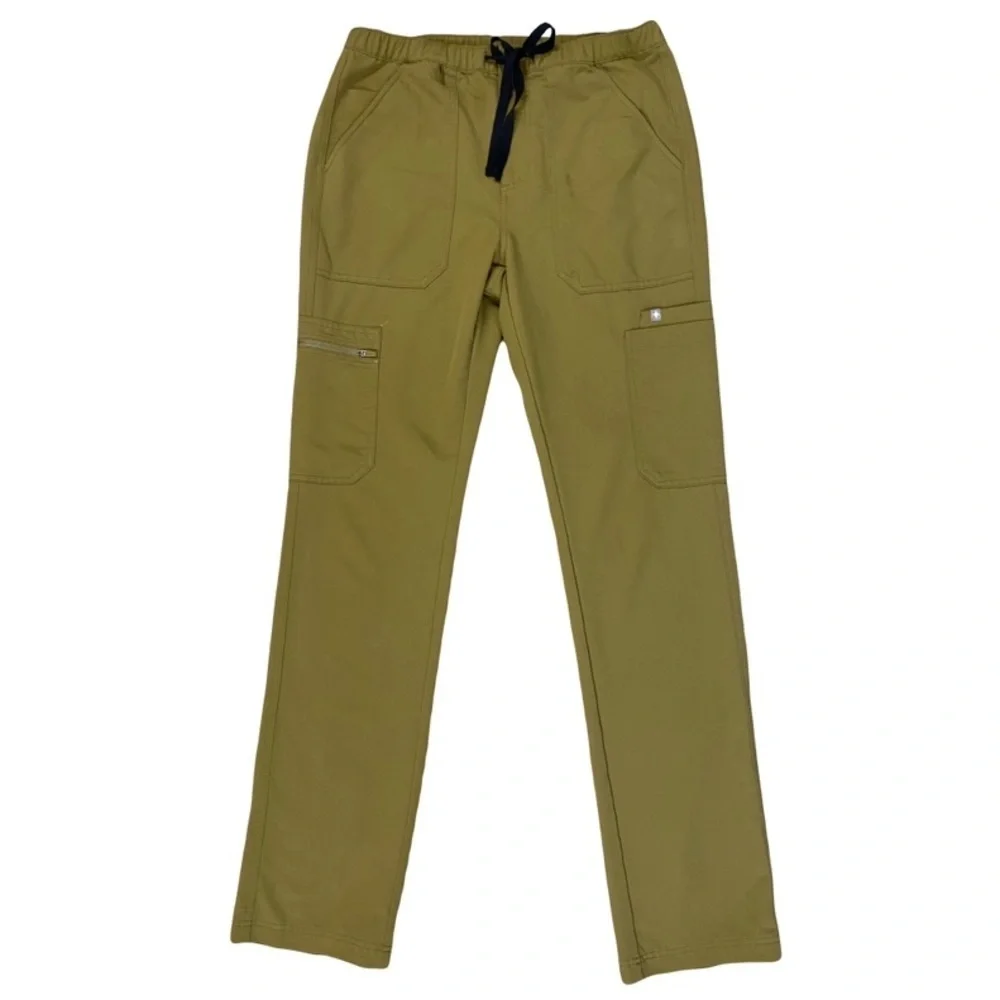 FIGS Cario cargo Scrub bottoms in Olive Green - Mens size ST Small Tall